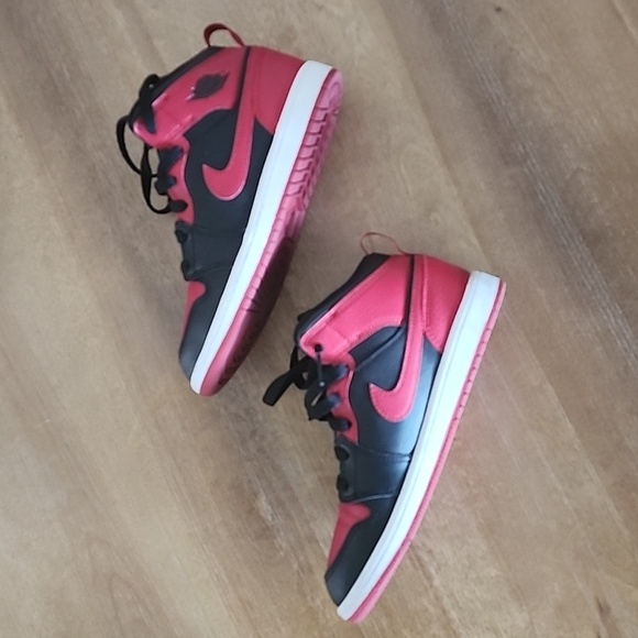 Nike Air Jordan 1 Mid PS Banned Bred 640734-074 Shoes Size Youth - Picture 4 of 12